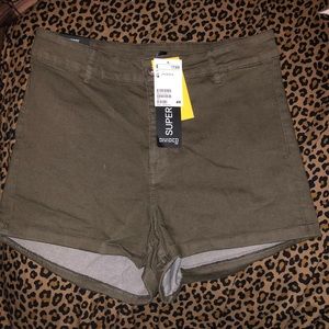 High-waisted green shorts